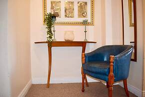 2 Bedroom Apartment Beside Merrion Square