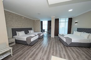 Era Palace Gonio