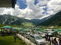 Hotel Glacier Heights