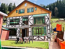 Hotel Glacier Heights