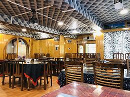 Hotel Glacier Heights