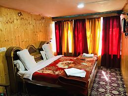 Hotel Glacier Heights