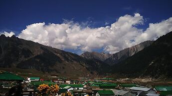 Hotel Glacier Heights