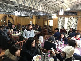 Hotel Glacier Heights