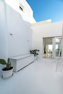 Aesthesis Boutique Villas Fira