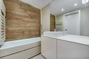 Aura by Downtown Apartments