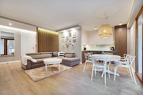 Aura by Downtown Apartments