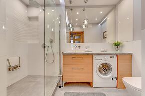 Aura by Downtown Apartments