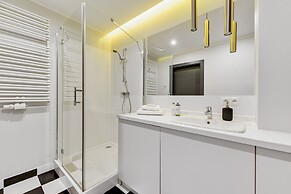 Aura by Downtown Apartments