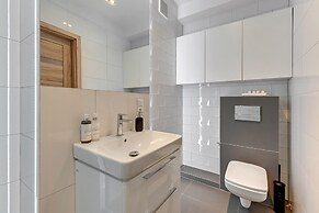 Aura by Downtown Apartments