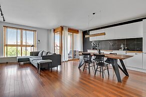 Aura by Downtown Apartments