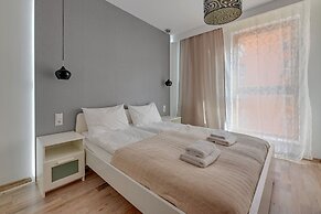 Aura by Downtown Apartments