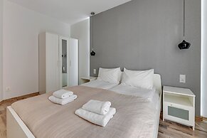 Aura by Downtown Apartments