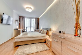 Aura by Downtown Apartments