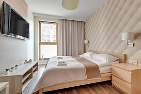 Aura by Downtown Apartments