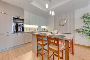 Aura by Downtown Apartments