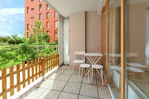 Aura by Downtown Apartments