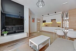 Aura by Downtown Apartments