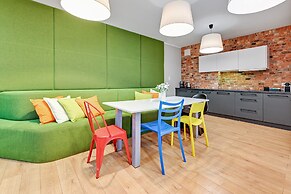 Aura by Downtown Apartments