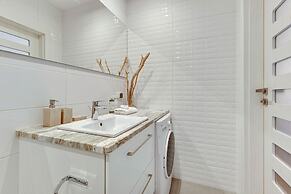 Aura by Downtown Apartments