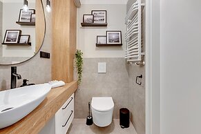 Aura by Downtown Apartments