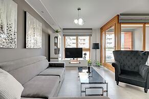 Aura by Downtown Apartments