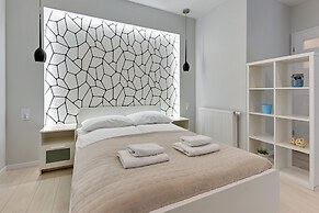 Aura by Downtown Apartments