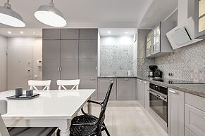 Aura by Downtown Apartments