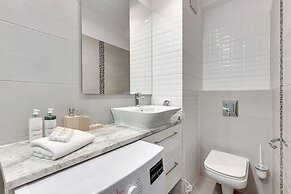 Aura by Downtown Apartments