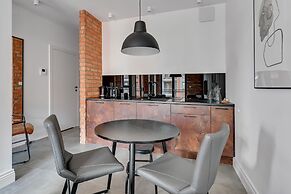 Aura by Downtown Apartments