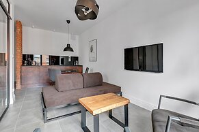 Aura by Downtown Apartments