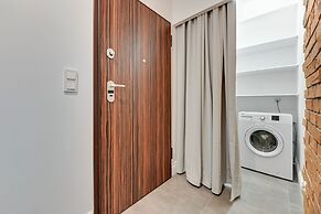 Aura by Downtown Apartments