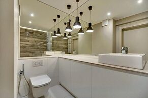 Aura by Downtown Apartments