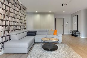 Aura by Downtown Apartments