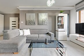 Aura by Downtown Apartments