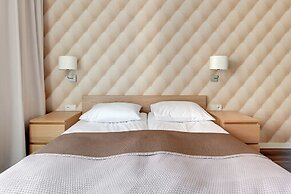 Aura by Downtown Apartments