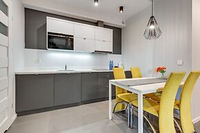 Aura by Downtown Apartments