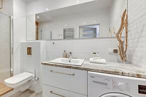 Aura by Downtown Apartments