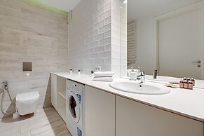 Aura by Downtown Apartments