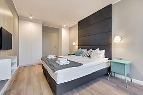 Aura by Downtown Apartments