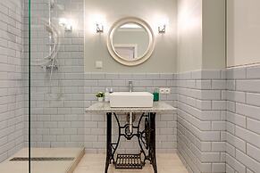 Aura by Downtown Apartments