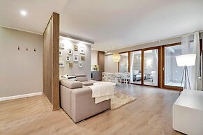 Aura by Downtown Apartments