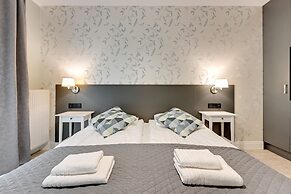 Aura by Downtown Apartments