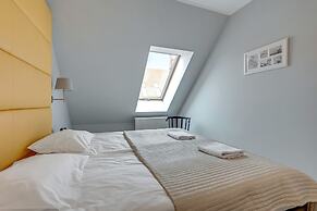 Aura by Downtown Apartments