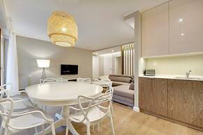 Aura by Downtown Apartments