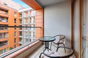 Aura by Downtown Apartments