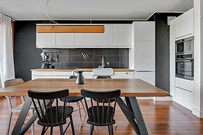 Aura by Downtown Apartments