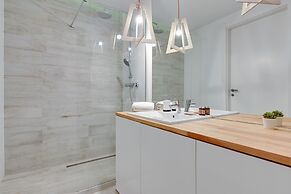 Aura by Downtown Apartments