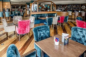 Allingham Arms Hotel