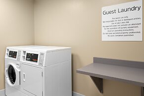 Holiday Inn Express & Suites Elkhorn - Lake Geneva Area by IHG